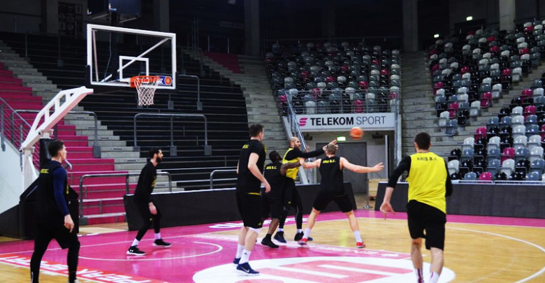 Χωρίς προβλήματα έλαβε τέλος η πρώτη προπόνηση στην Βόννη (Photos)