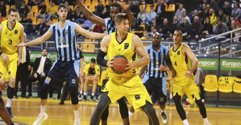 Αποδυναμωμένος και ηττημένος