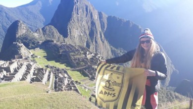 Στο Μάτσου Πίτσου του Περού η σημαία του Άρη και του γυναικείου βόλεϊ!