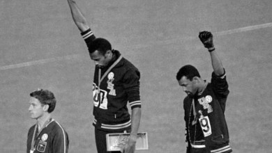 Στο βάθρο της Ιστορίας