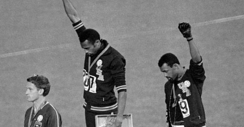 Στο βάθρο της Ιστορίας