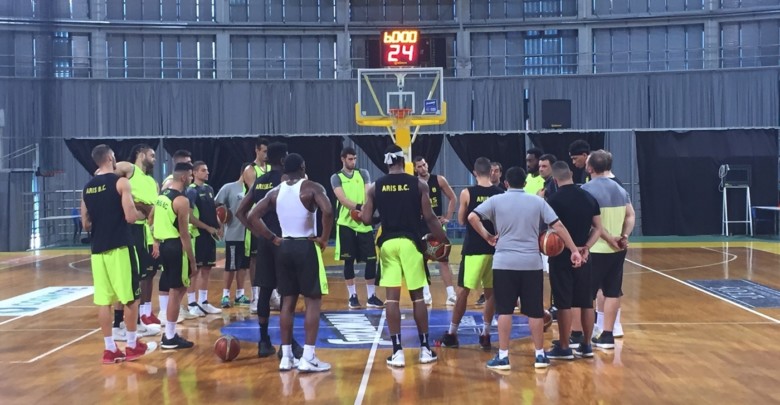 "Άρης και δεν είμαι καλά" Κιτρινόμαυρη υποδοχή για τον Αυτοκράτορα στην Καστοριά! (video)