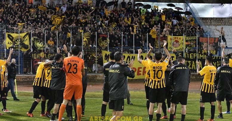 Χορεύοντας στην βροχή! Οι πανηγυρισμοί για το μαγικό γκολ του Γκάμα μέσα από τα μάτια της κερκίδας