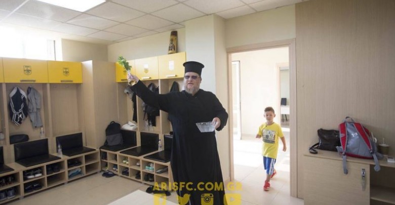 Πάτερ Χρήστος: "Ευχήθηκα στους παίκτες του Άρη να βάλουν στόχο το πρωτάθλημα"!