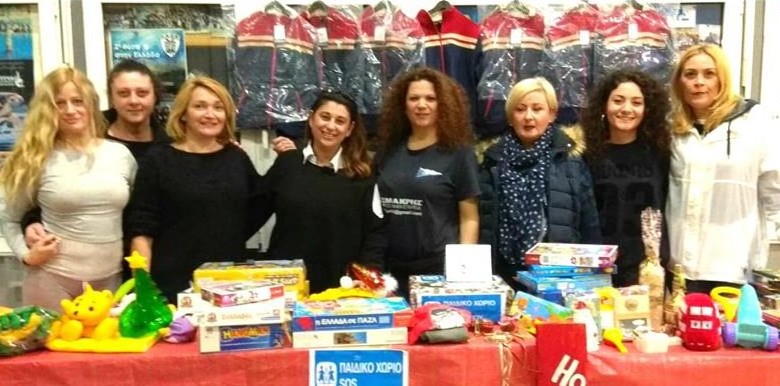 Χριστουγεννιάτικο μπαζάρ στο ποσειδώνιο με παρουσία της κολυμβητικής ομάδας