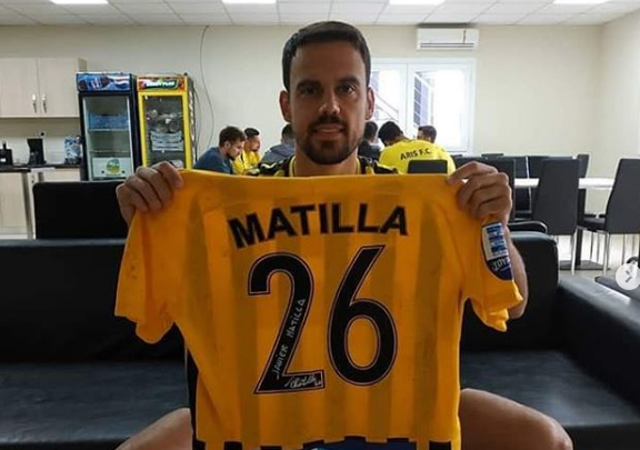 Μετά τον Γιουνές και ο Ματίγια προσφέρει την φανέλα του για καλό σκοπό