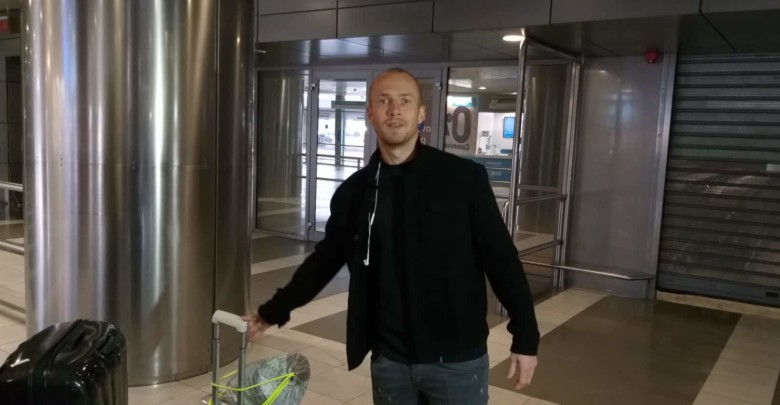 Ούτε δευτερόλεπτο ξεκούρασης! Υπέγραψε και προπονήθηκε μόνος του ο Λάρσον