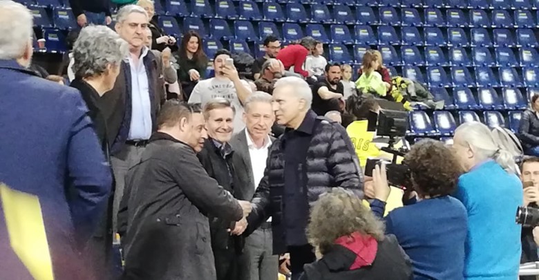 Στο δεύτερο σπίτι του, δίπλα στον Δημήτρη ο Νίκος Γκάλης (photos)