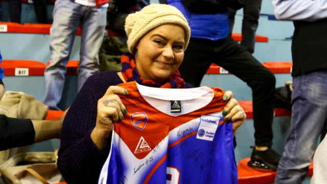 Δίπλα σε οπαδό του Πανιωνίου που πάσχει από καρκίνο ο Άρης (photo)