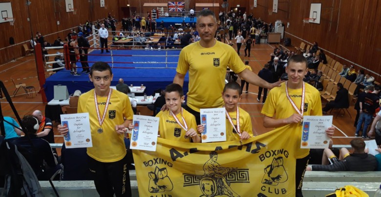 Με μετάλλια και εμπειρίες στις αποσκευές γυρνάνε οι Πυγμάχοι του Άρη από την Δανία