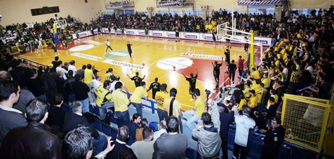 Το "πετάξτε τα λεφτά σας" του Παναθηναϊκού και η υποκρισία του Ολυμπιακού "σκοτώνουν" το Ελληνικό μπάσκετ