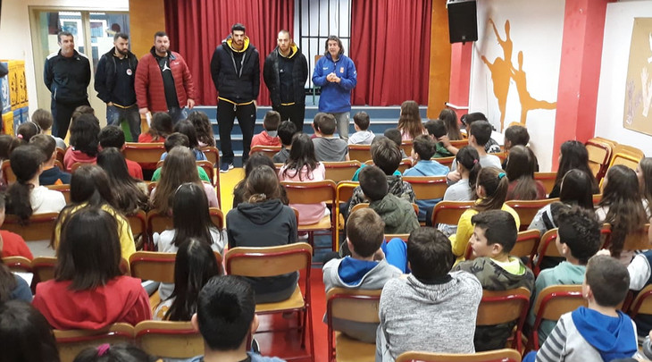 Και μαθητές φέρνει για να γεμίσει το γήπεδο το Περιστέρι