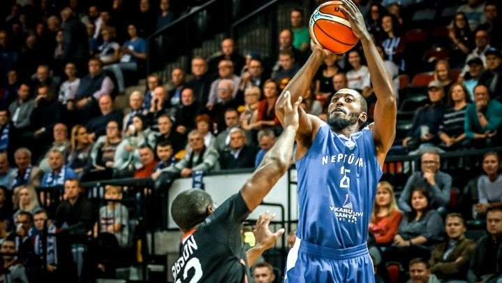 Έδιωξε τον Γουίβερ με... υπονοούμενα η Νεπτούνας